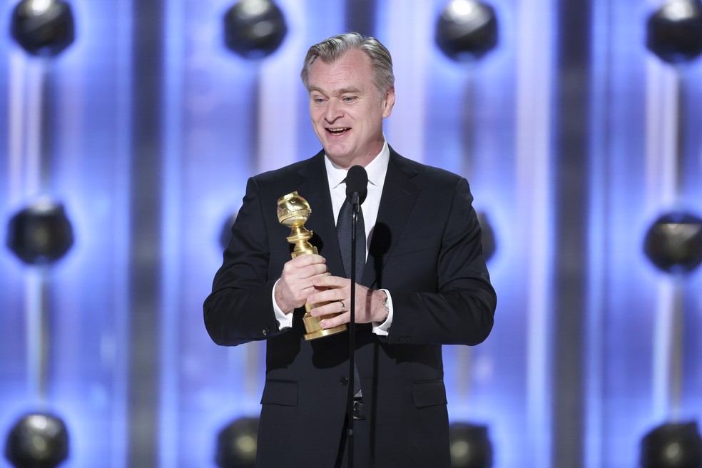 Christopher Nolan recebe Globo de Ouro por 'Oppenheimer' — Foto: Getty Images