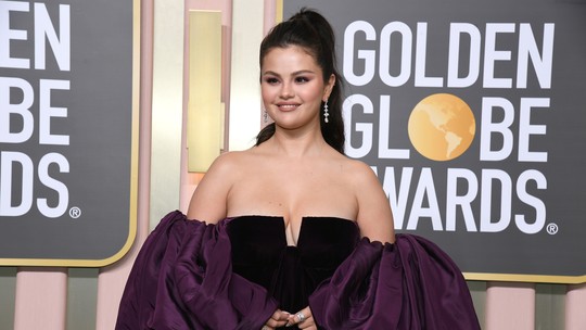 Selena Gomez se sentiu 'envergonhada' ao perceber que não tinha mais um 'corpo de adolescente' após transplante de rim