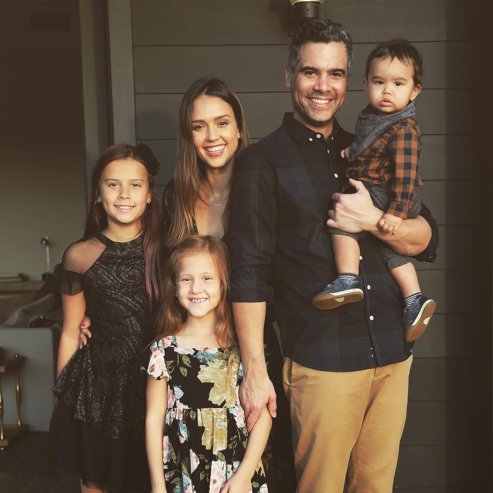 Jessica Alba, Cash Warren e os filhos — Foto: Reprodução/Instagram