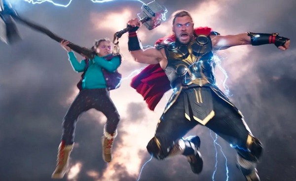 O importante papel que a filha de Chris Hemsworth desempenhou em 'Thor:  Amor e Trovão