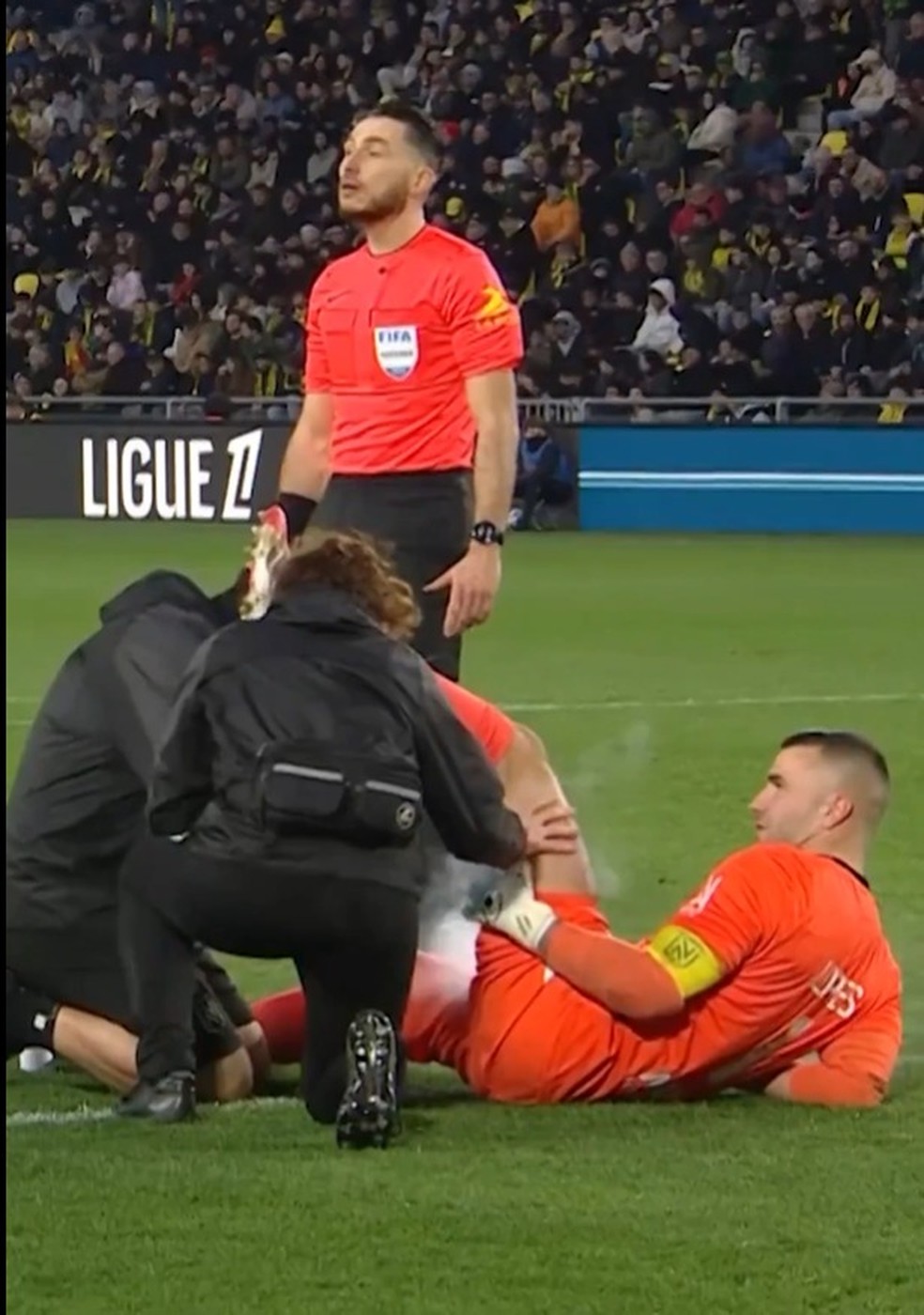 Anthony Lopes, goleiro do Nantes, parou o jogo para seus colegas quebrarem o jejum — Foto: Reprodução
