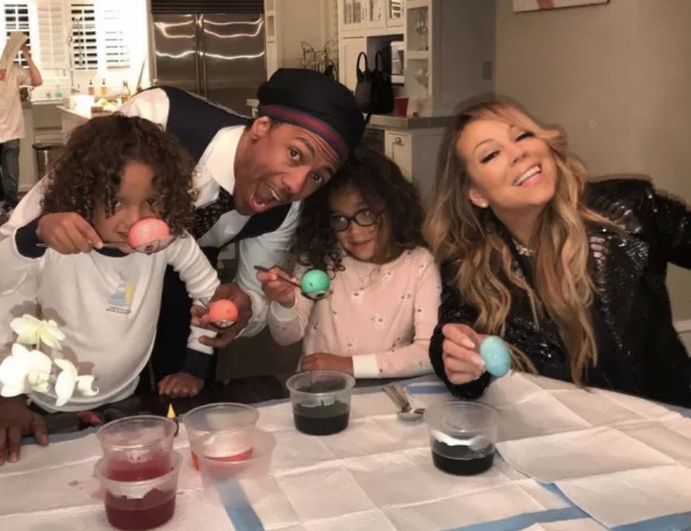 Mariah Carey, Nick Cannon e os gêmeos — Foto: Reprodução/Instagram