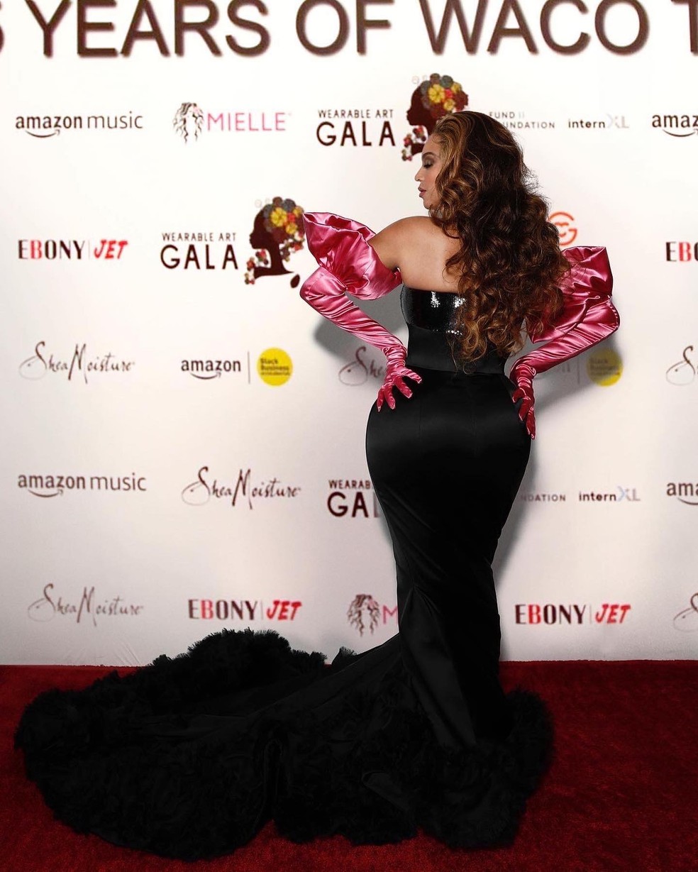Beyoncé brilha em evento de gala — Foto: reprodução Instagram