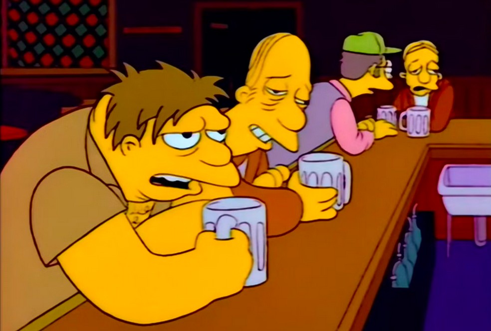 O personagem Larry, ao lado de Barney, em Os Simpsons — Foto: Reprodução