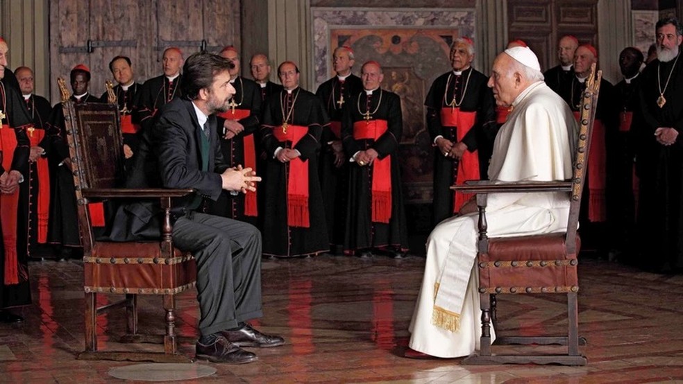 Nanni Moretti e Michel Piccoli em cena de 'Habemus Papam' (2011) — Foto: Divulgação