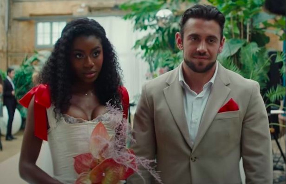 'O Casamento' filme pornô feminino se torna um dos mais caros da