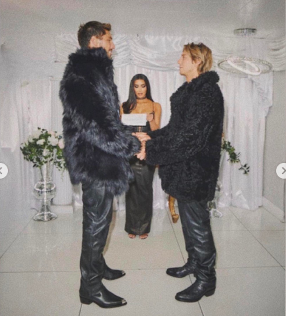 Kourtney Kardashian diz que “apagou“ em seu casamento com Travis Barker em  Las Vegas
