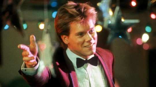 Por que produtora não queria Kevin Bacon em 'Footloose' e preferia outros dois jovens astros dos anos 1980