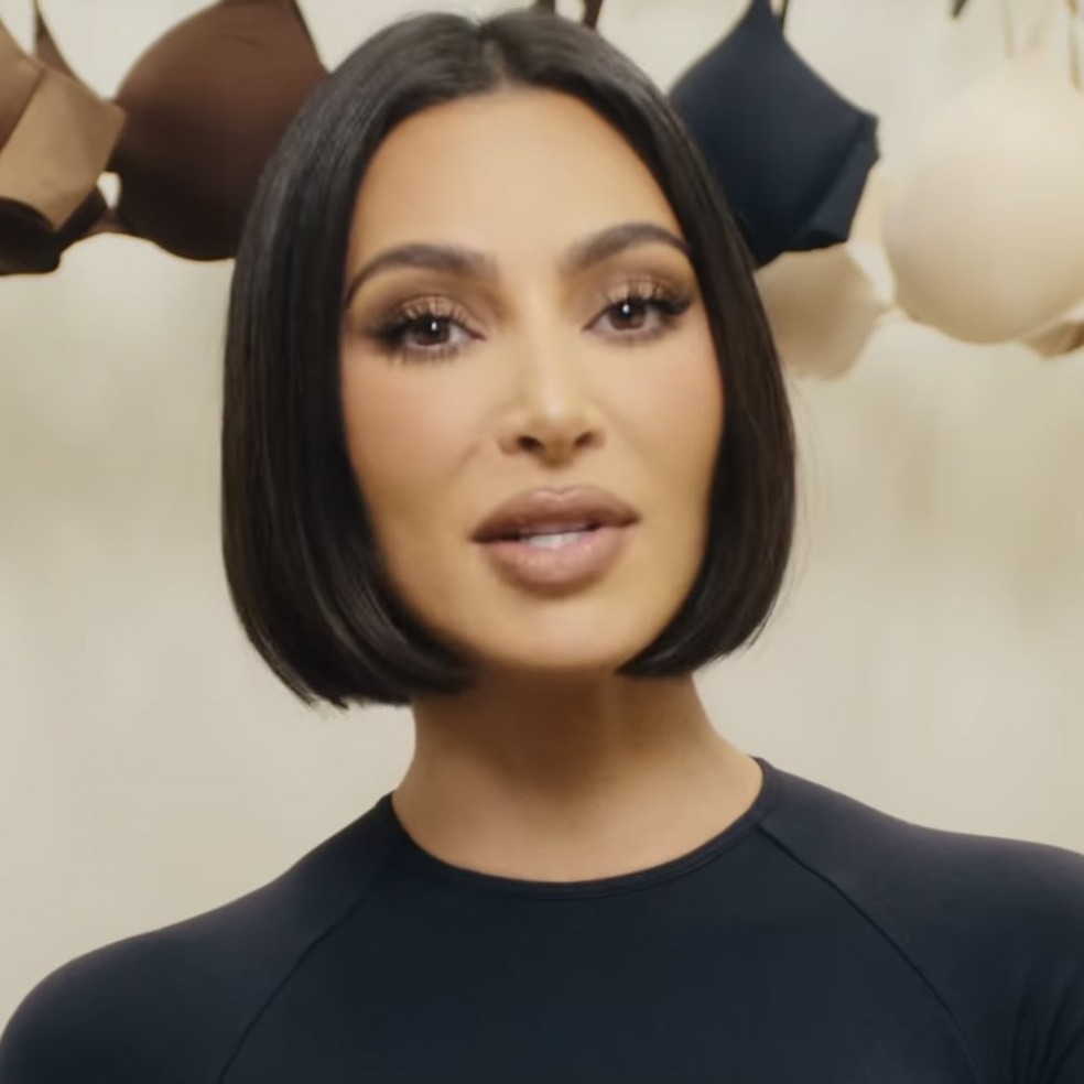 Novo penteado de Kim Kardashian — Foto: Reprodução/Twitter