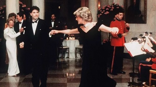 Ator revela que também dançou com Diana para acabar com rumores de affair entre ela e John Travolta