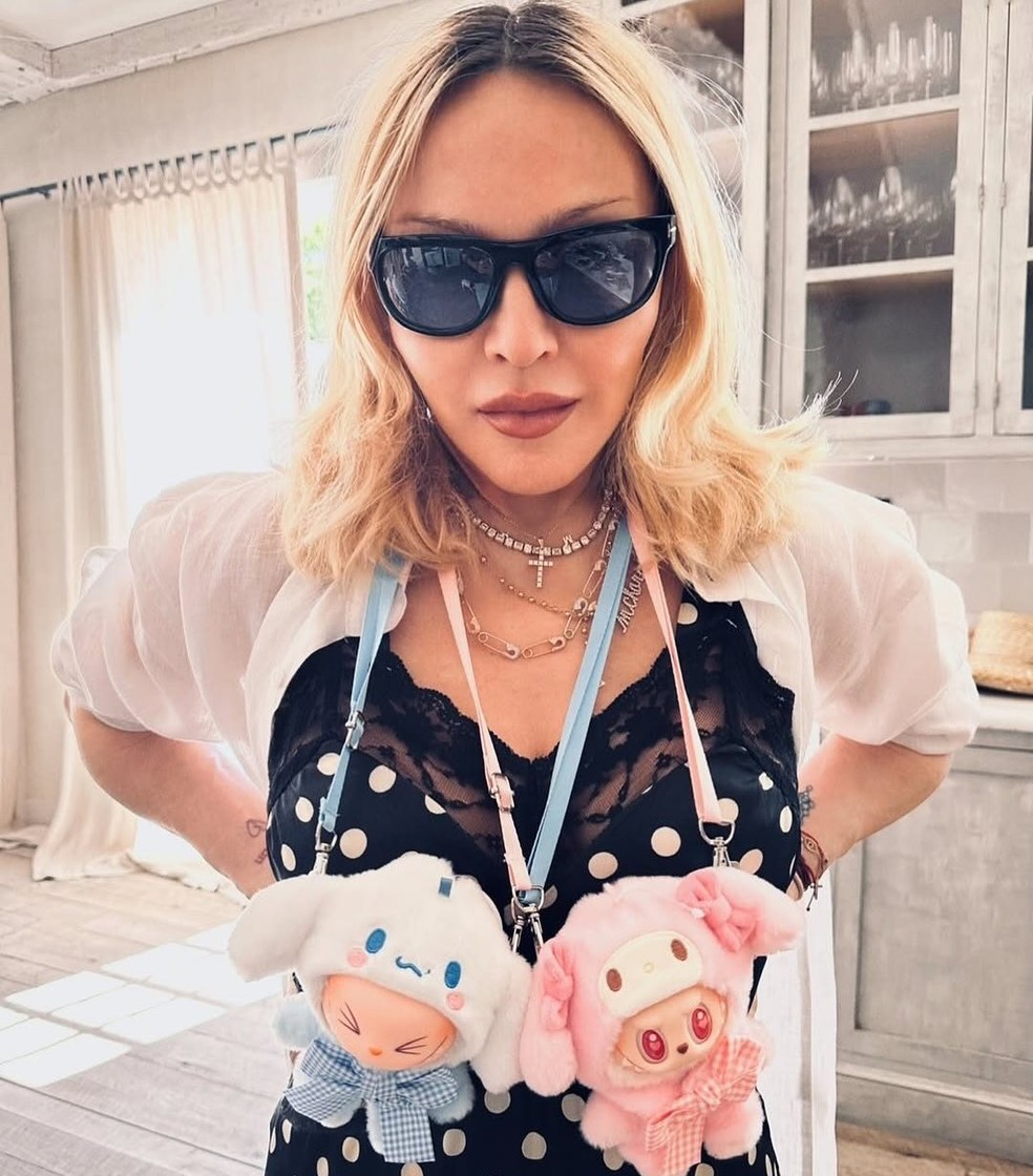 Madona posa com Labubus — Foto: reprodução/Instagram