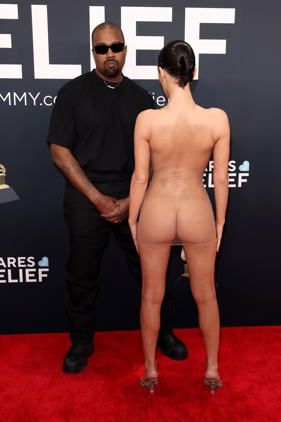 Kanye West e Bianca Censori na edição de 2025 do Grammy — Foto: Getty