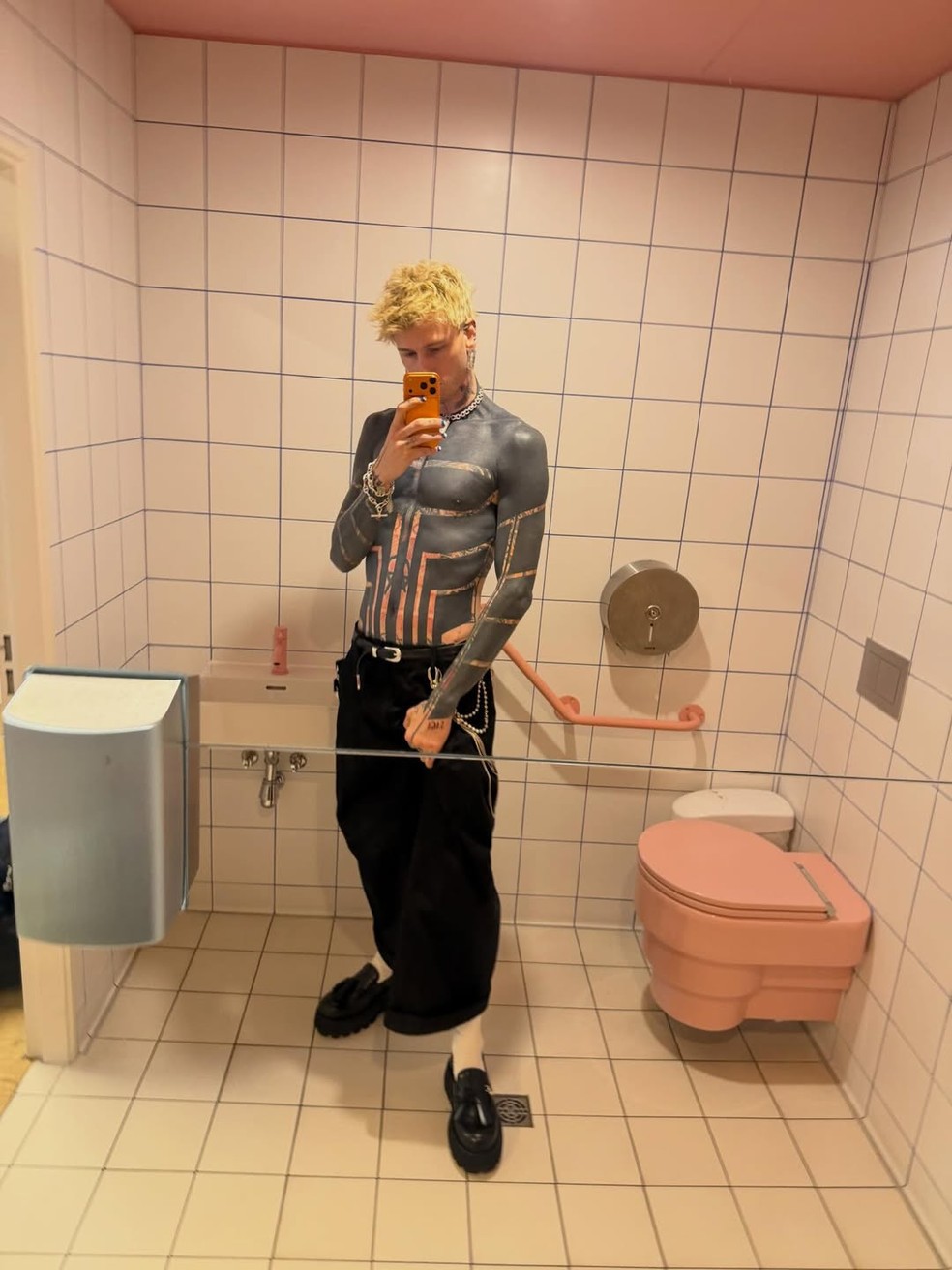 Machine Gun Kelly em postagem após o retorno de Megan Fox às redes sociais — Foto: reprodução/Instagram