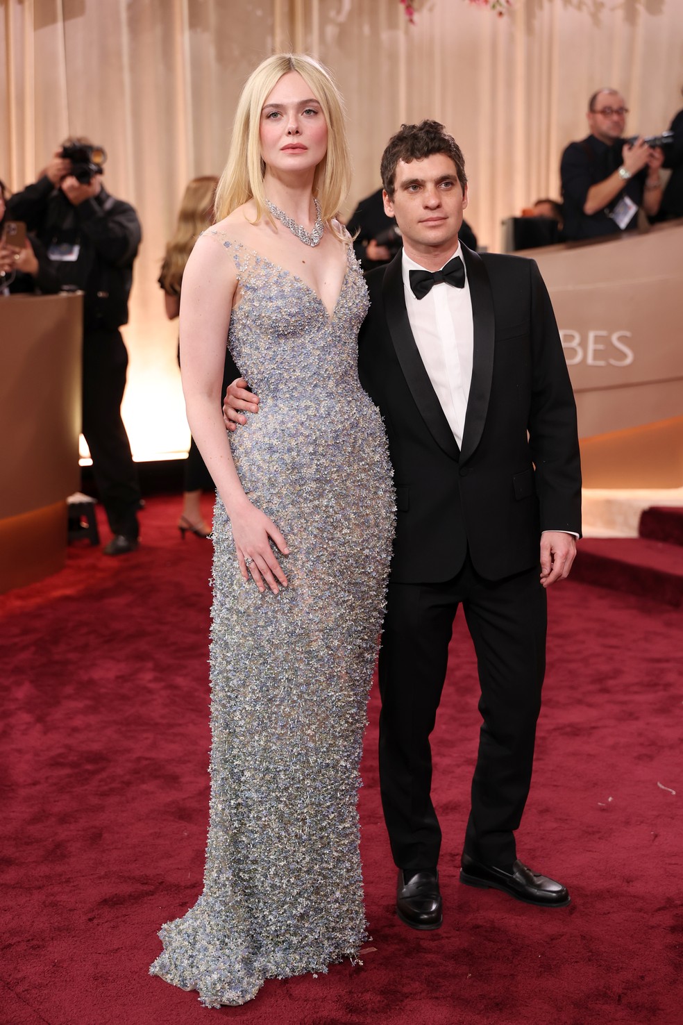 Namorado usa truque após diferença de altura com Elle Fanning chamar ...