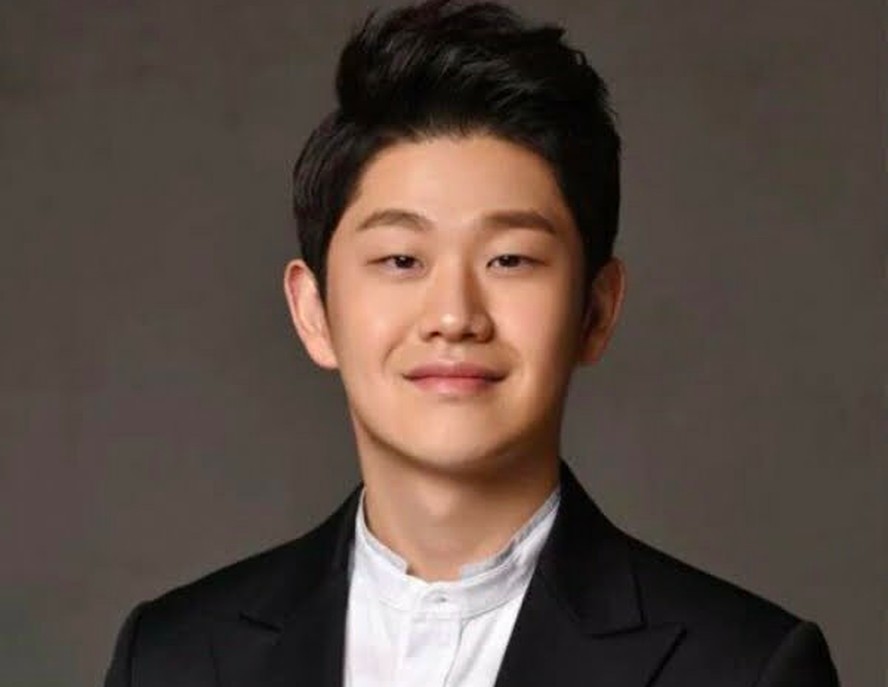 O cantor sul-coreano Choi Sung-bong