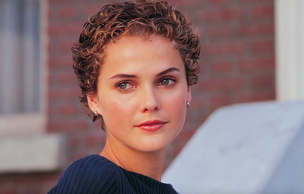Keri Russell, atriz de 'Felicity', critica explosão de plásticas em ...