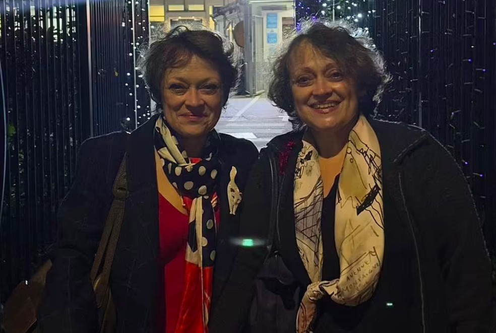 A irmãs Lisa e Louise Burns, estrelas de O Iluminado (1980) — Foto: Facebook