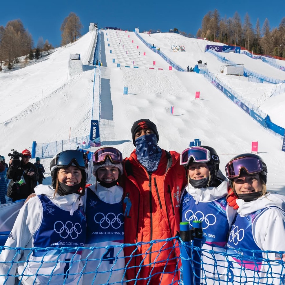 Snoop Dogg com integrantes do time de esqui dos EUA nas Olimpíadas de Inverno — Foto: Instagram