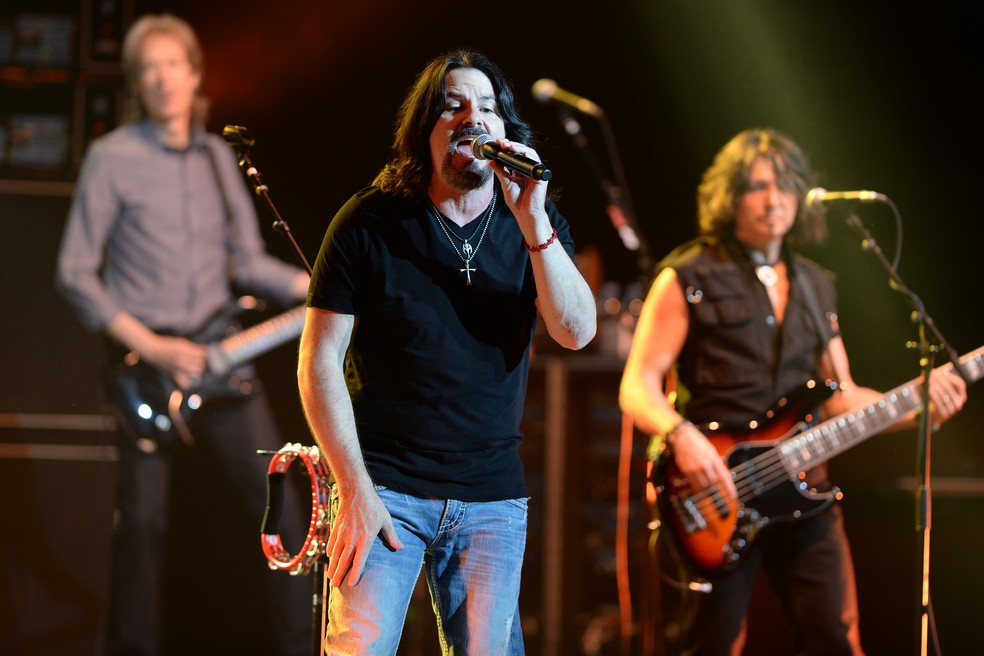 Vocalista da banda Boston morre aos 60 anos após batalha contra câncer ...