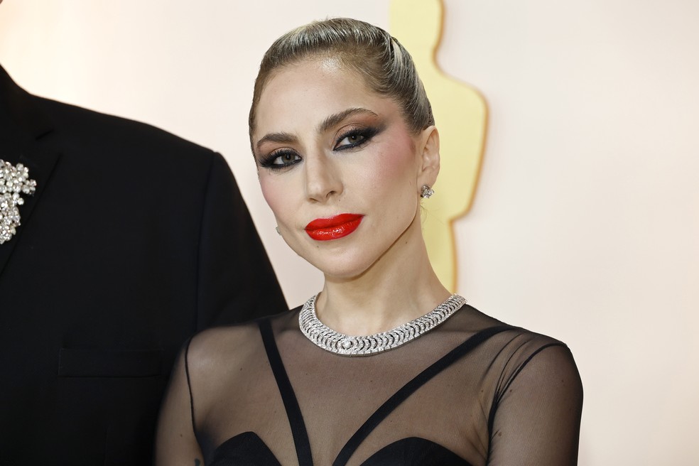 A cantora Lady Gaga em sua passagem pelo red carpet do Oscar 2023 — Foto: Getty Images
