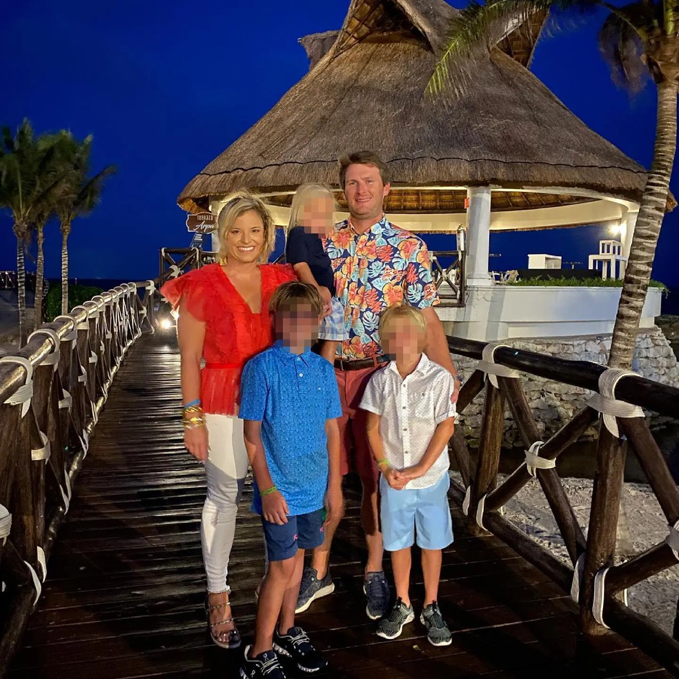 Robert Shriver, Lindsay e os três filhos deles — Foto: Reprodução/Instagram