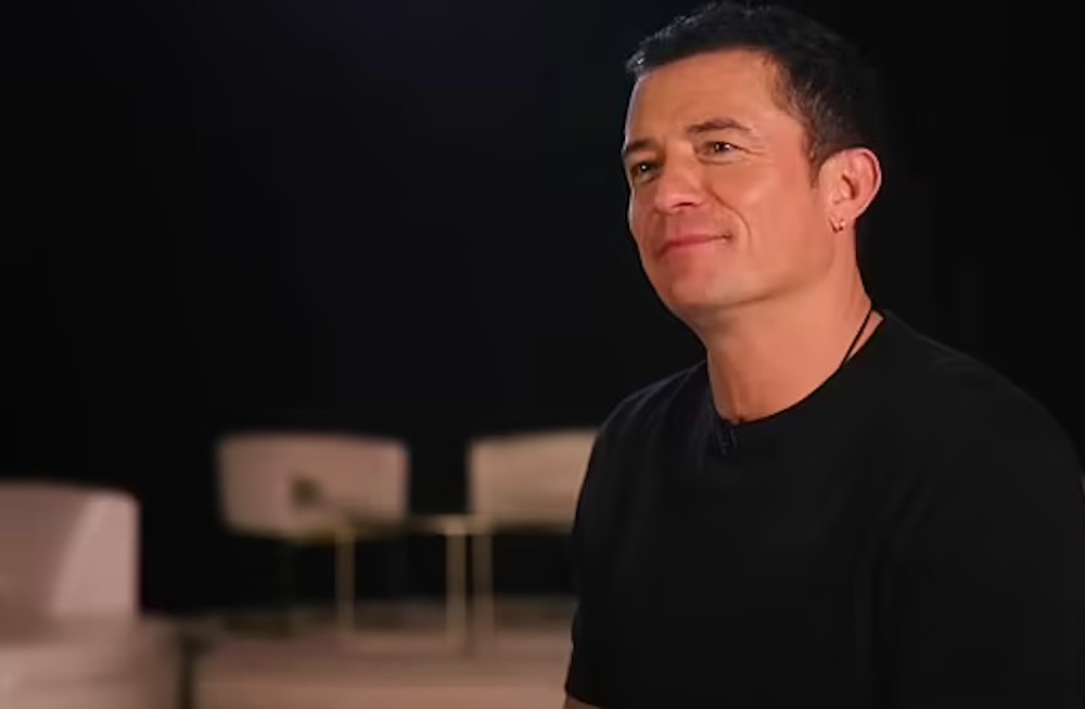 A bandeira dada por Orlando Bloom que indica que relação com Katy Perry ...