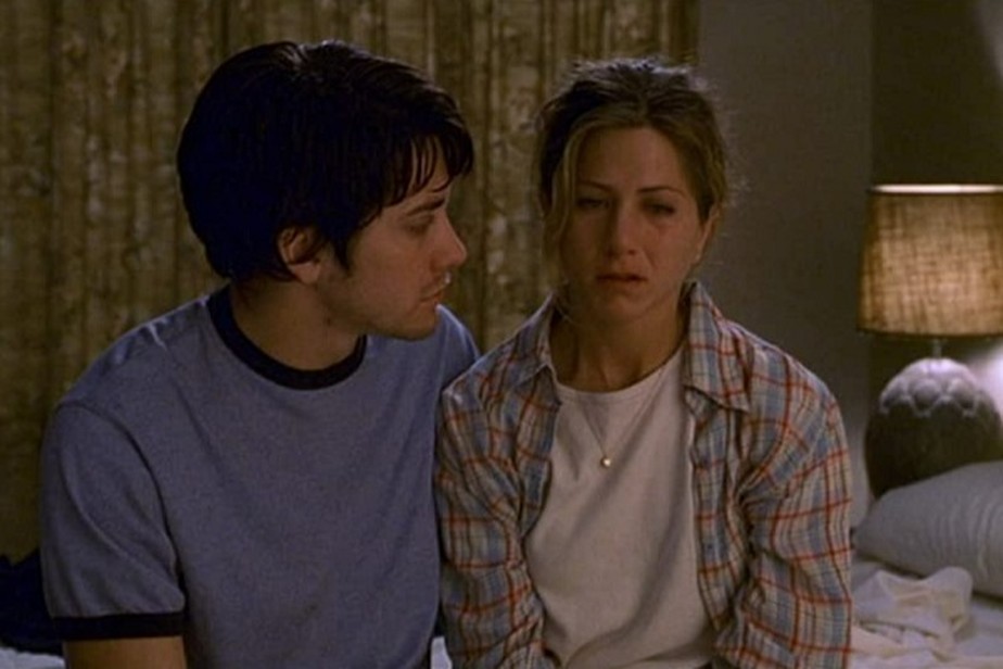 Jake Gyllenhaal e Jennifer Aniston em cena de Por Um Sentido na Vida, de 2002