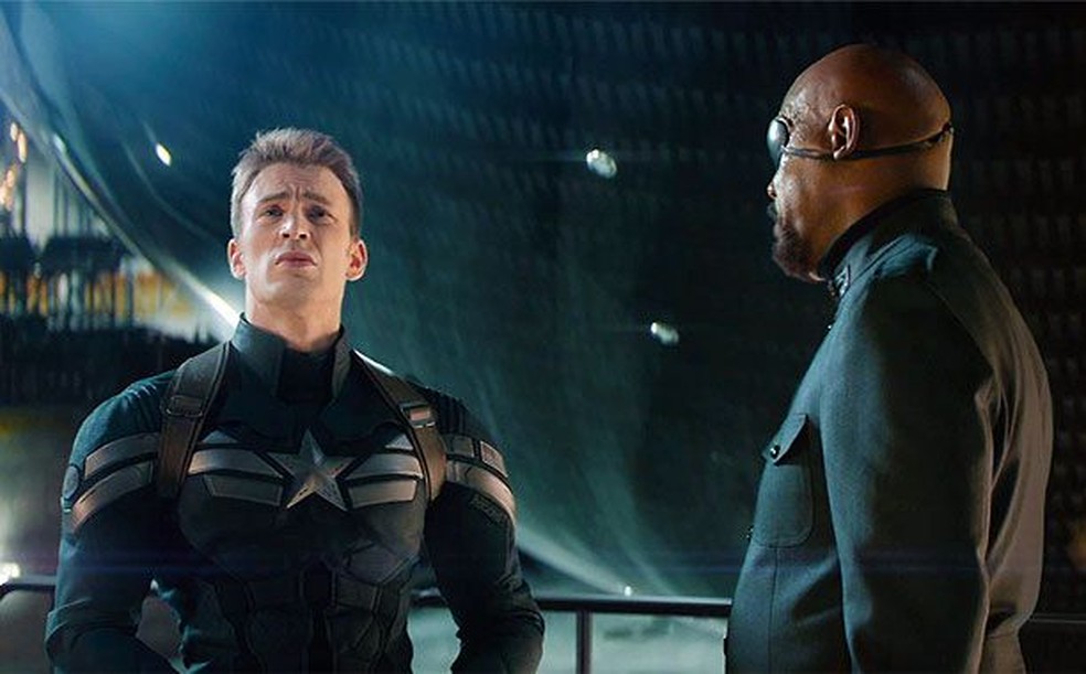 Chris Evans com Samuel L. Jackson como Capitão América e Nick Fury — Foto: Divulgação