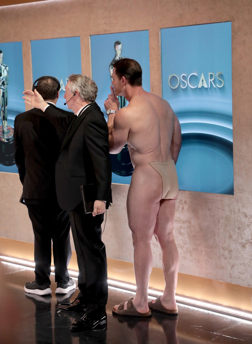 John Cena com seu look peladão no Oscar 2024 — Foto: getty