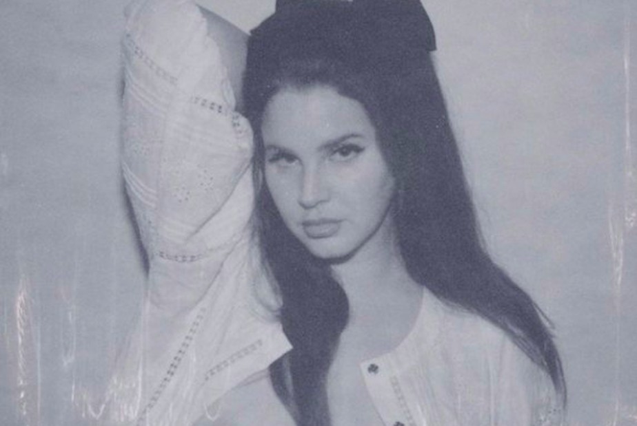 Uma das capas do nono disco de estúdio de Lana Del Rey