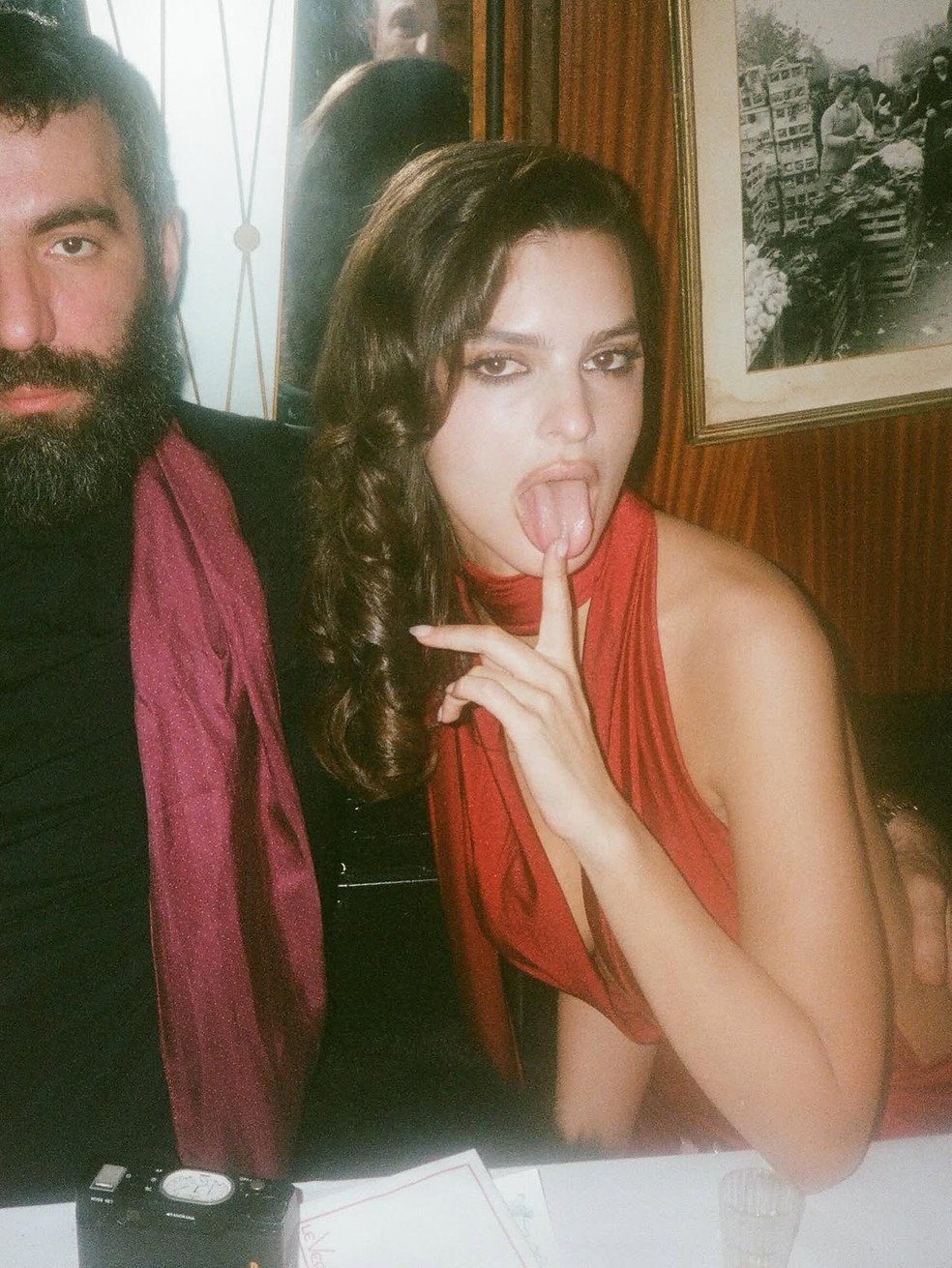 Emily Ratajkowski com Romain Gavras — Foto: Reprodução/Instagram