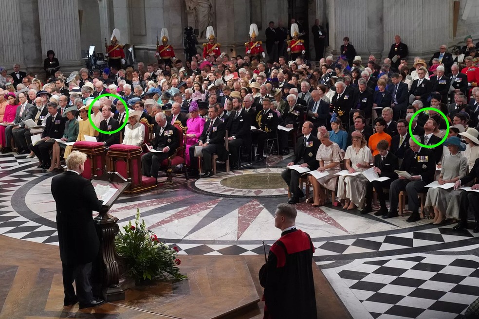 Missa especial na Catedral St. Paul durante as celebrações do Jubileu de Platina da rainha Elizabeth II; príncipes William e Harry sentaram-se bem distantes um do outro  — Foto: Getty Images