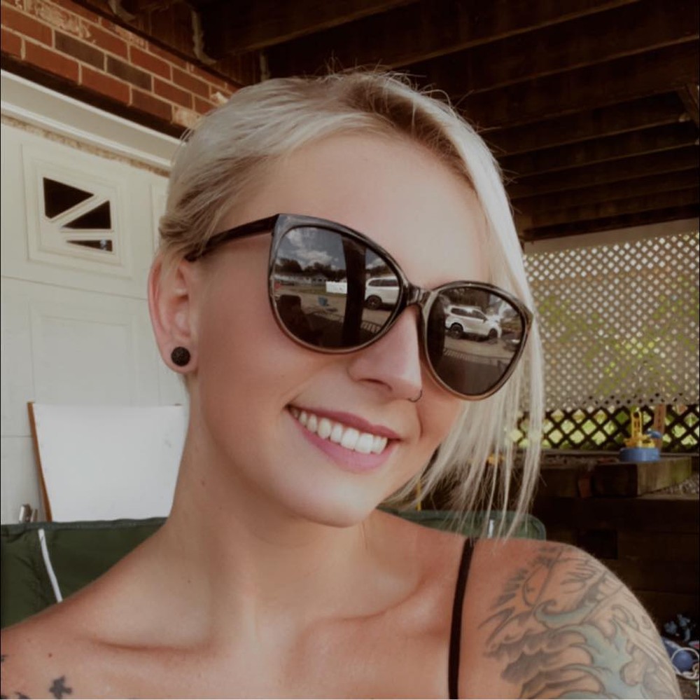 Política, que teve fotos do OnlyFans vazadas em campanha para difamá-la, vence eleições