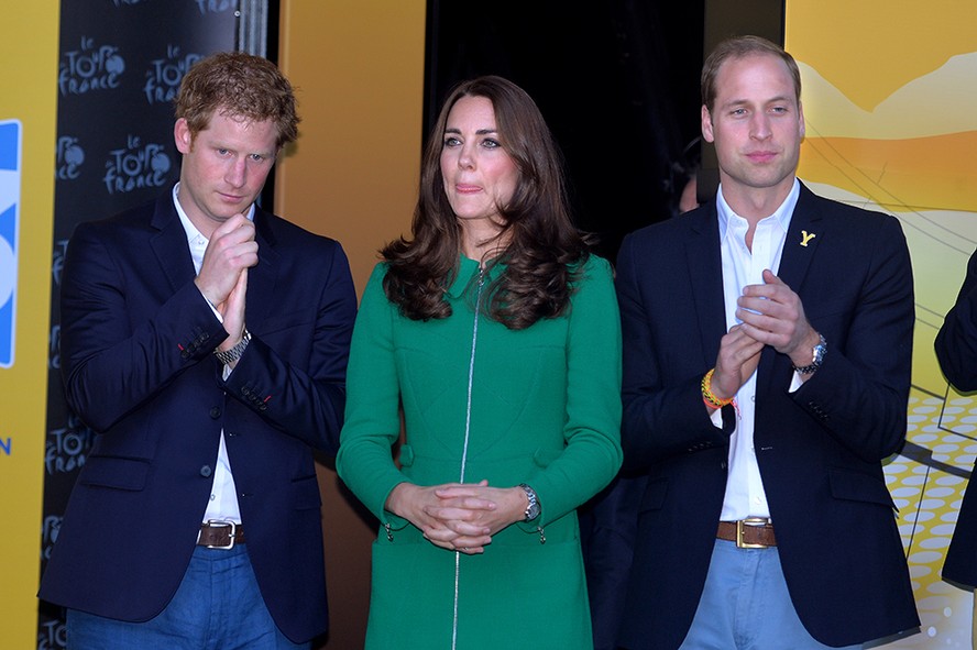 Príncipe Harry, Kate Middleton e Príncipe William em foto de 2014