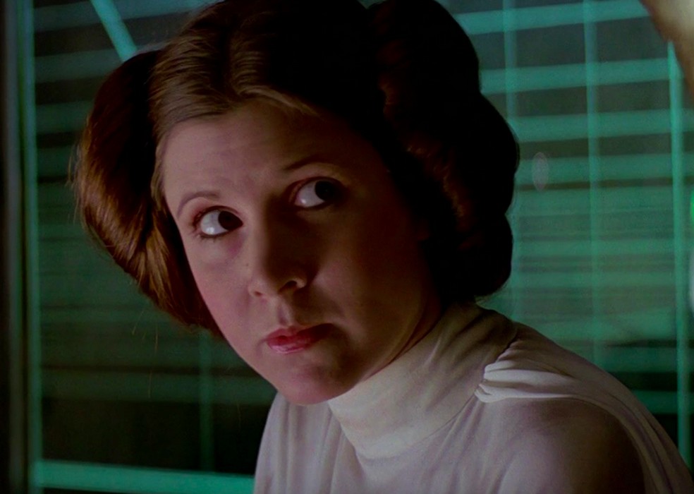 Carrie Fisher (1956-2016) em cena de Star Wars: Uma Nova Esperança (1977) — Foto: Reprodução