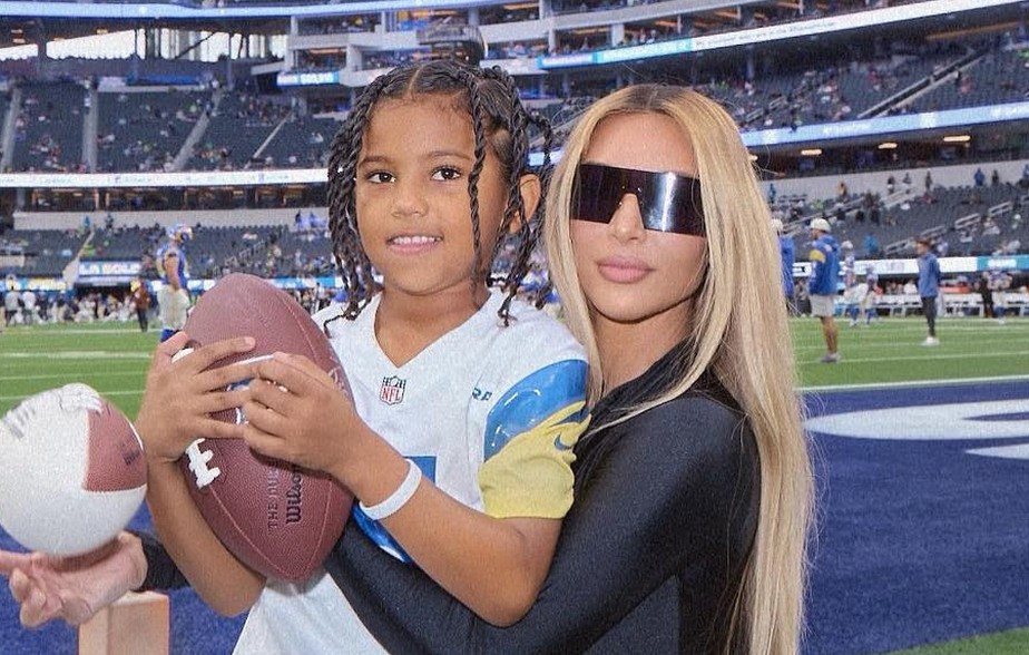 Kim Kardashian com seu filho mais velho, Saint
