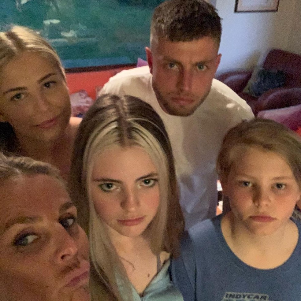 Ulrika Jonsson e seus quatro filhos — Foto: Reprodução/Instagram