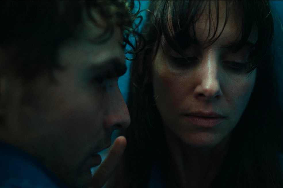 Dave Franco e Alison Brie em cena de Juntos (2025) — Foto: Reprodução