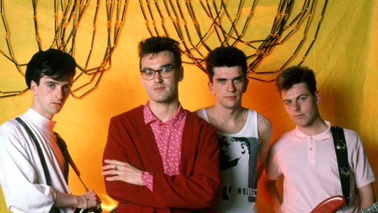 Morre Andy Rourke, baixista da banda The Smiths, aos 59 anos