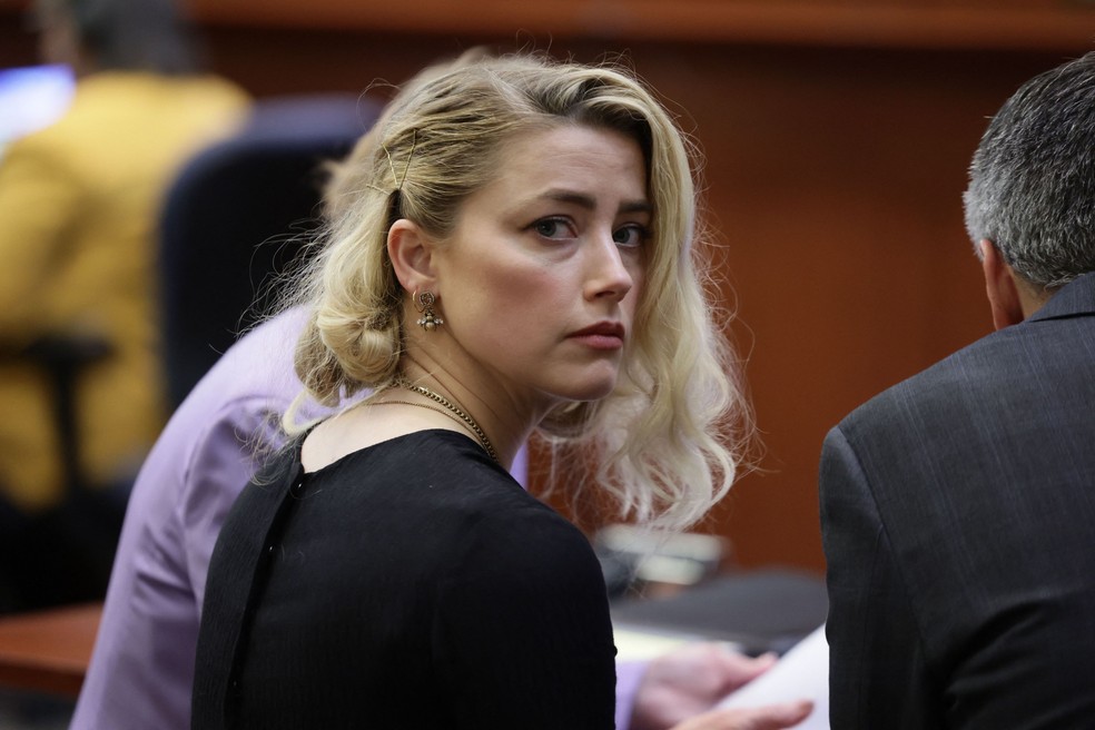 A atriz Amber Heard durante o julgamento do processo movido contra ela pelo ator Johnny Depp — Foto: Getty Images