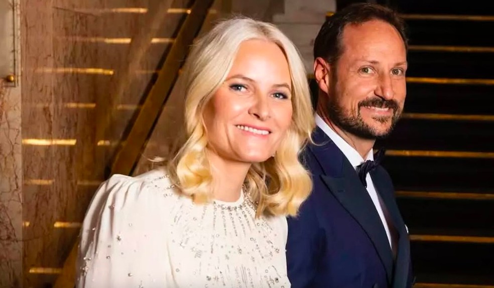 Rei Haakon VIII e a Rainha Consorte Mette-Marit, da Noruega — Foto: Instagram