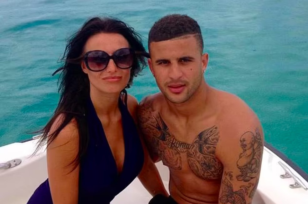 O jogador de futebol Kyle Walker com Annie Kilner, mãe de quatro de seus seis filhos — Foto: Instagram