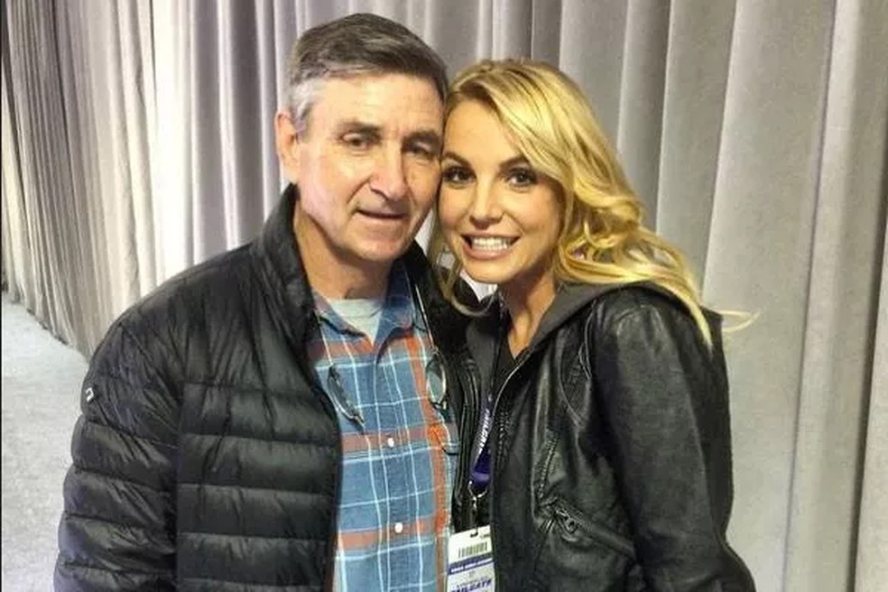A cantora Britney Spears com o pai, o empresário Jamie Spears  — Foto: Reprodução/Instagram