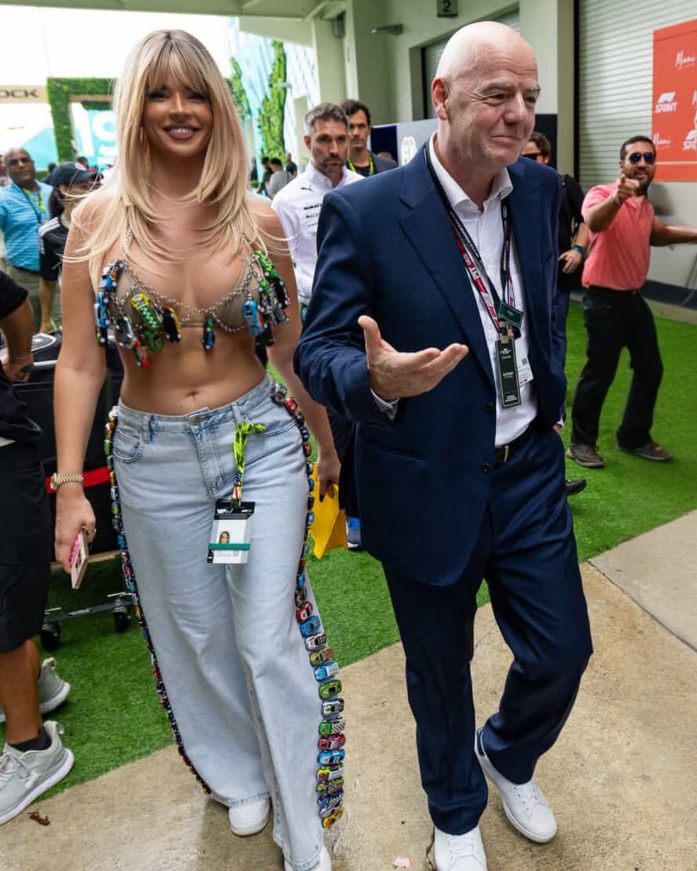 Ivana Knöll ao lado do presidente da Fifa Gianni Infantino — Foto: reprodução/instagram