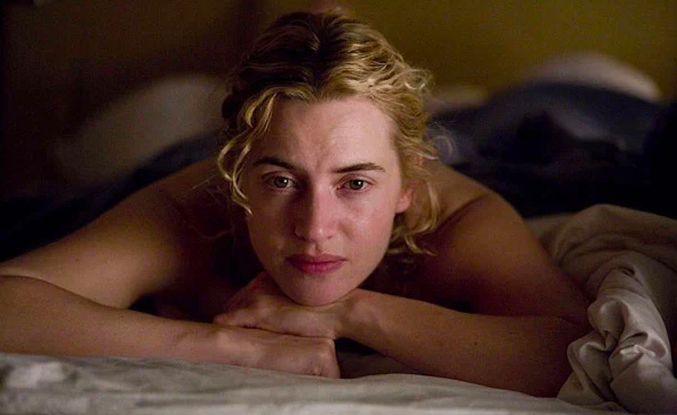 A atriz Kate Winslet em cena de O Leitor (2008) — Foto: Reprodução