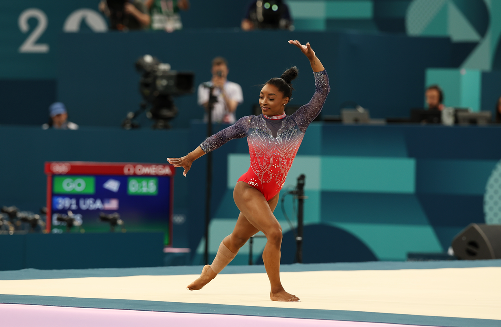 Simone Biles vai às lágrimas ao anunciar venda da casa dos seus sonhos