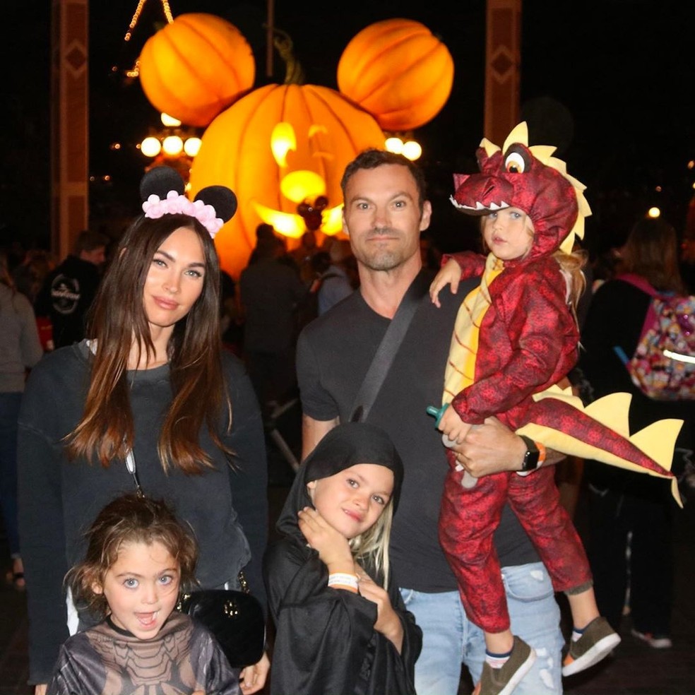 Megan Fox e Brian Austin Green com os filhos deles: Noah, Bhodi e Journey — Foto: Instagram