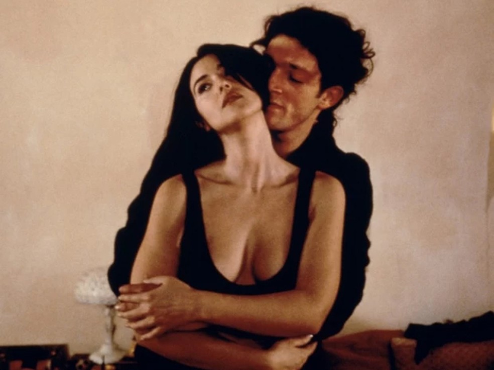 Monica Bellucci e Vincent Cassel no filme 'O Apartamento'  — Foto: divulgação