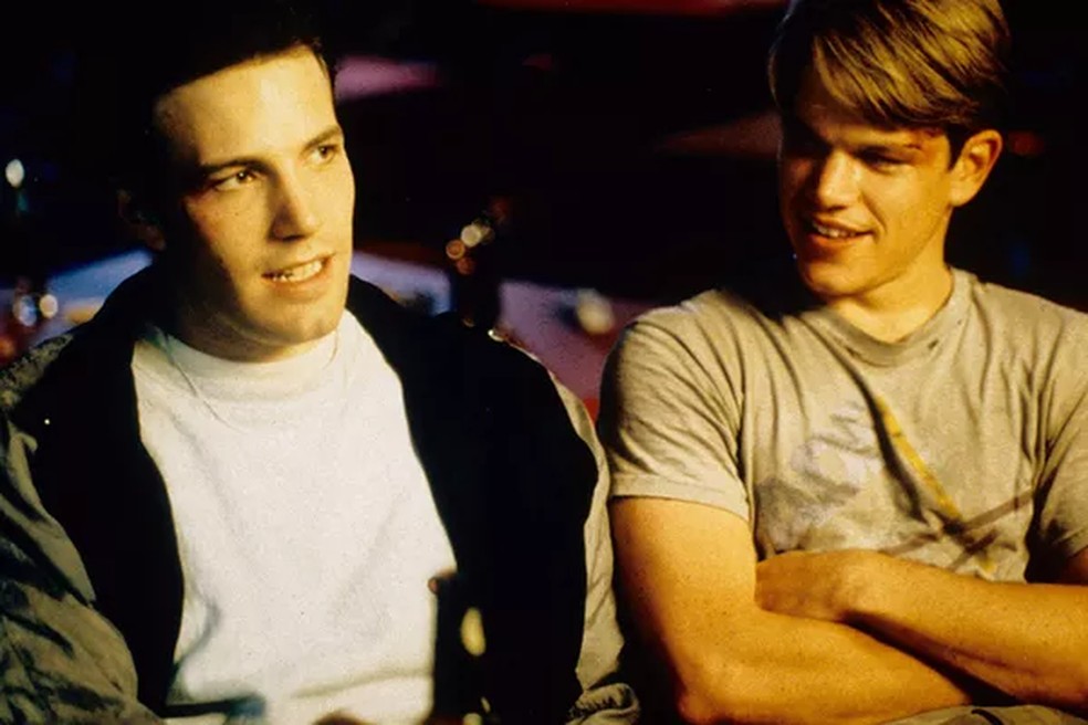 Ben Affleck e Matt Damon em cena de Gênio Indomável (1997) — Foto: Divulgação
