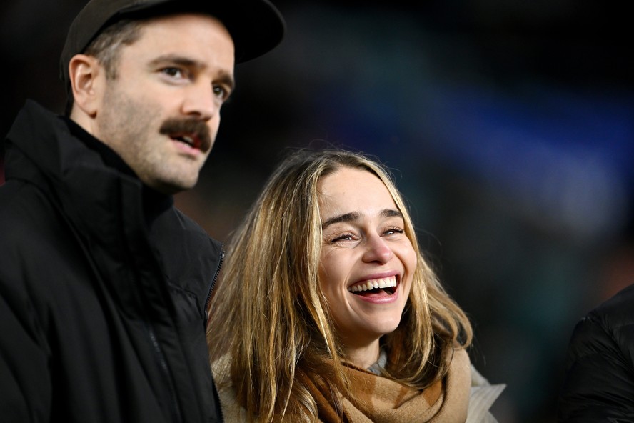 Emilia Clarke, estrela de 'Game of Thrones', termina 'namoro relâmpago